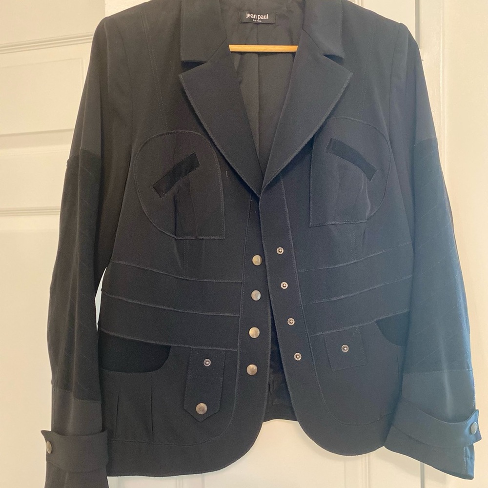Black Tailored Blazer with Notched Lapels